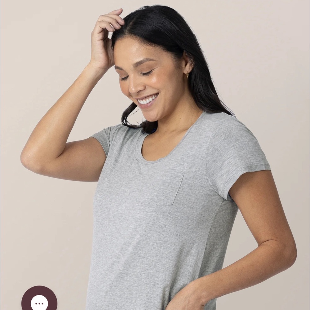 Kindred Bravely Everyday Maternity & Nursing T-Shirt Size Medium